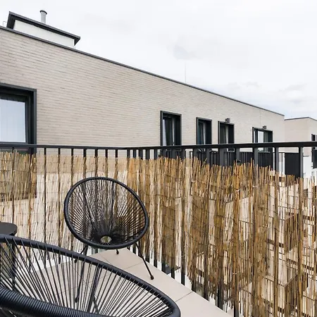 Esencja With Free Parking Garbary 104 By Renters