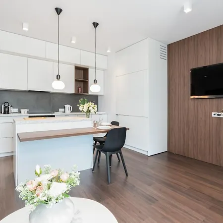 Esencja With Free Parking Garbary 104 By Renters 아파트