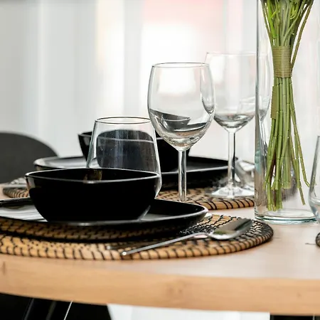 Esencja With Free Parking Garbary 104 By Renters 포즈난