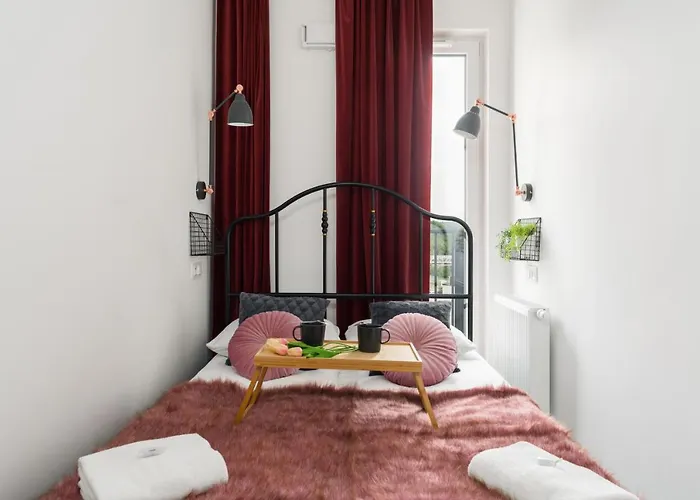 Esencja With Free Parking Garbary 104 By Renters Posen