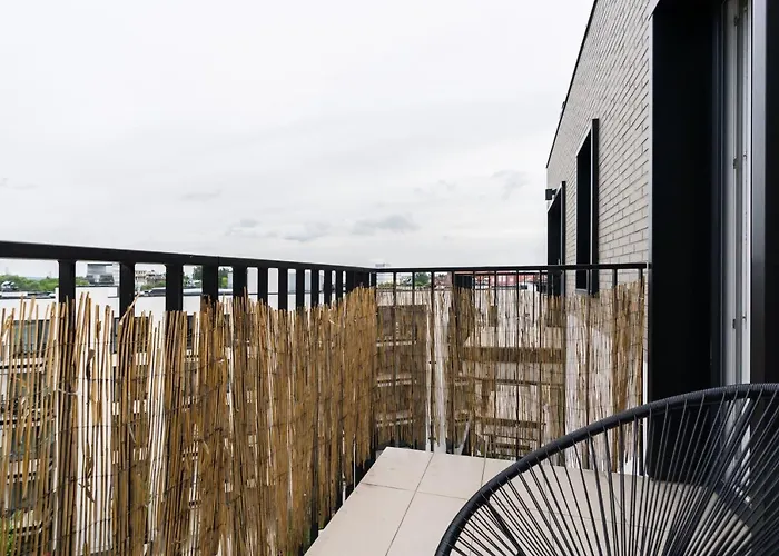 Esencja With Free Parking Garbary 104 By Renters Posen