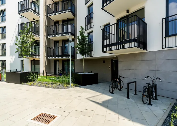 Esencja With Free Parking Garbary 104 By Renters Posen