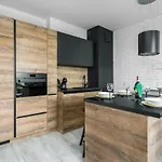 Esencja With Free Parking Garbary 104 By Renters Apartman