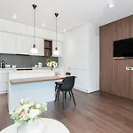 Esencja With Free Parking Garbary 104 By Renters Apartman