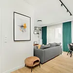 Esencja With Free Parking Garbary 104 By Renters Apartman