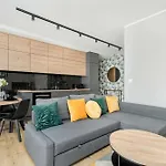 Esencja With Free Parking Garbary 104 By Renters Apartman