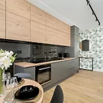 Esencja With Free Parking Garbary 104 By Renters