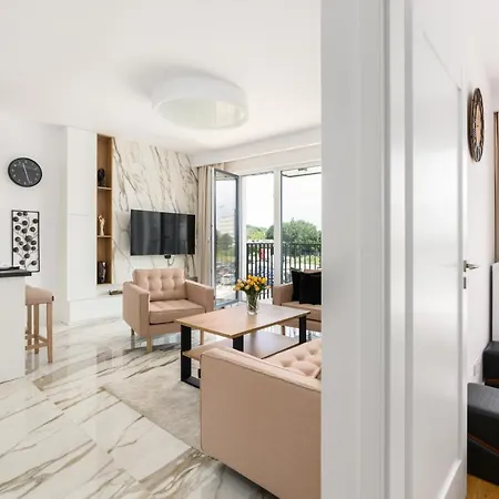 Apartment Esencja With Free Parking Garbary 104 By Renters *