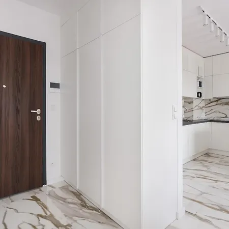 Esencja With Free Parking Garbary 104 By Renters Apartment Poznan