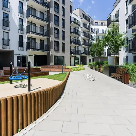 Esencja With Free Parking Garbary 104 By Renters