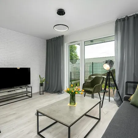 公寓 Esencja With Free Parking Garbary 104 By Renters 波兹南