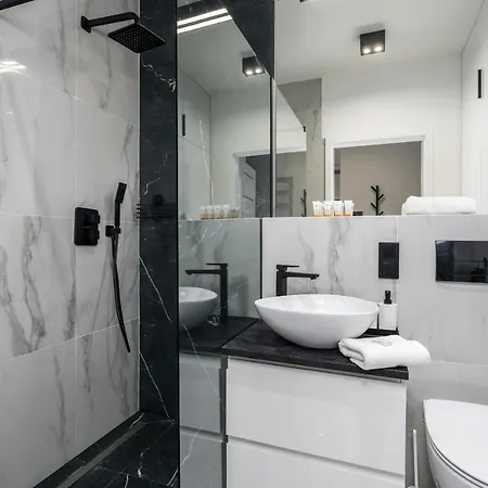 公寓 Esencja With Free Parking Garbary 104 By Renters *