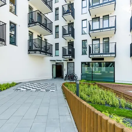 Esencja With Free Parking Garbary 104 By Renters * Poznan
