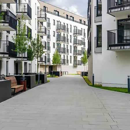 Esencja With Free Parking Garbary 104 By Renters Apartment