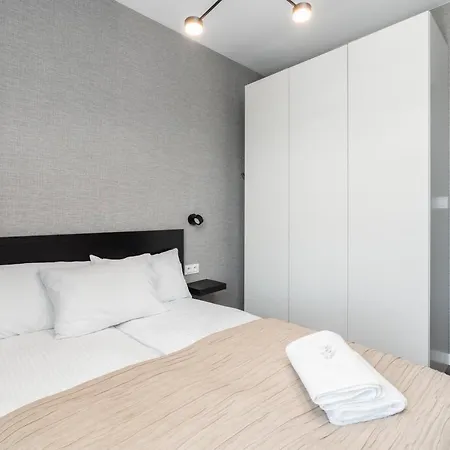 Esencja With Free Parking Garbary 104 By Renters * Poznan