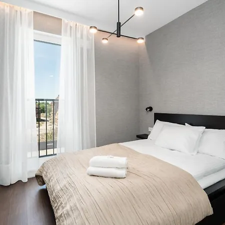 Apartment Esencja With Free Parking Garbary 104 By Renters Poznan