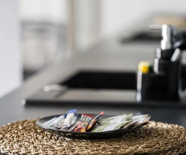 Esencja With Free Parking Garbary 104 By Renters Διαμέρισμα