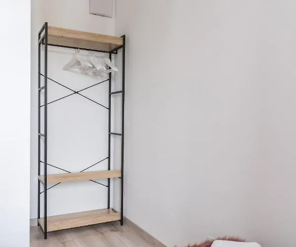 Esencja With Free Parking Garbary 104 By Renters Poznan