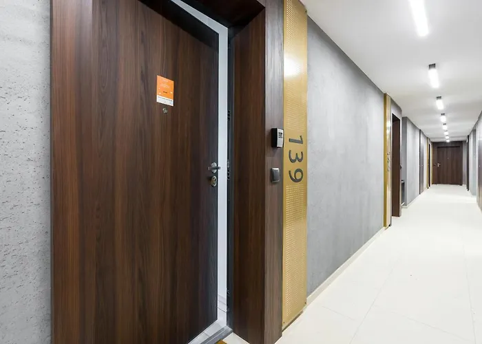 Esencja With Free Parking Garbary 104 By Renters Διαμέρισμα