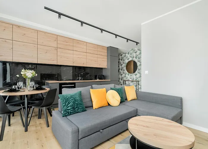 Esencja With Free Parking Garbary 104 By Renters Διαμέρισμα