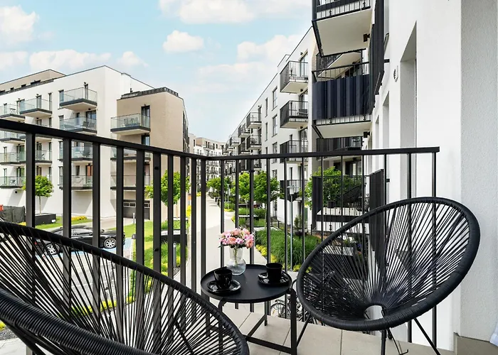 Apartment Esencja With Free Parking Garbary 104 By Renters Poznan